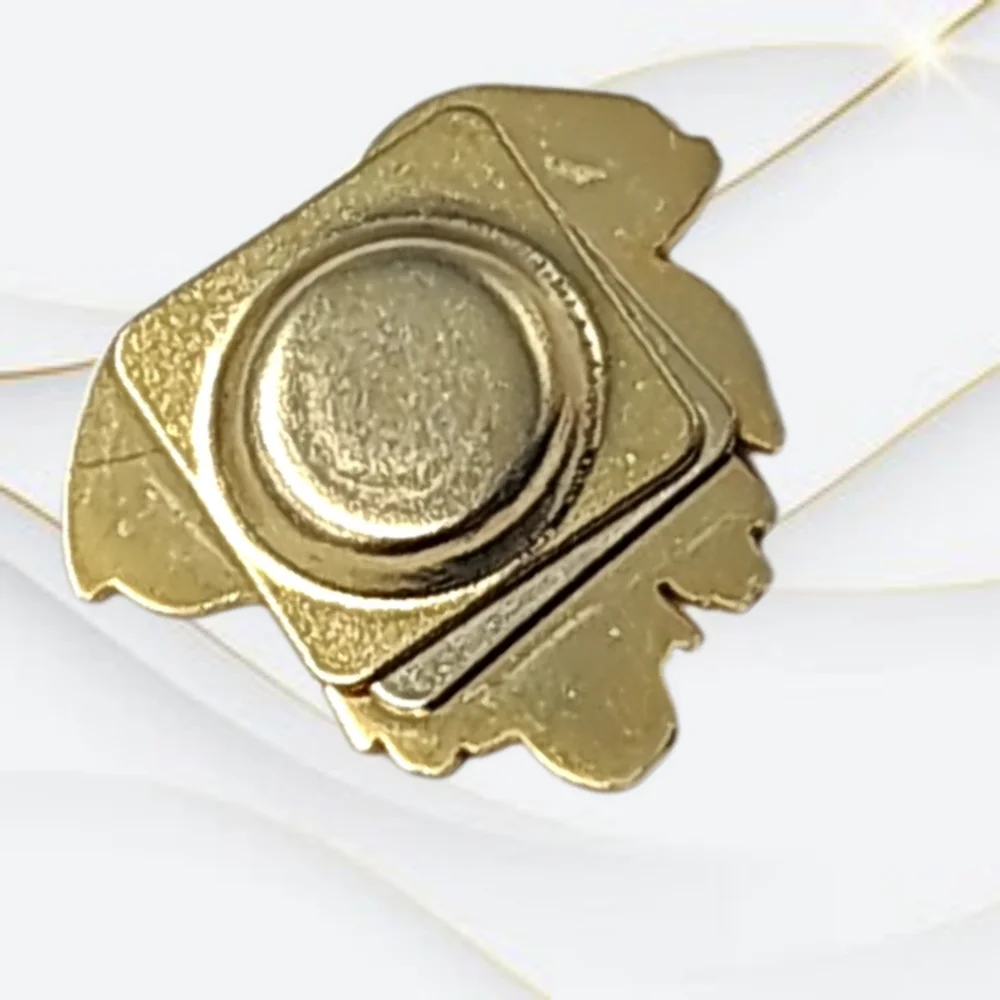 Gold Tone Elephant with Magnetics Snap on the Back